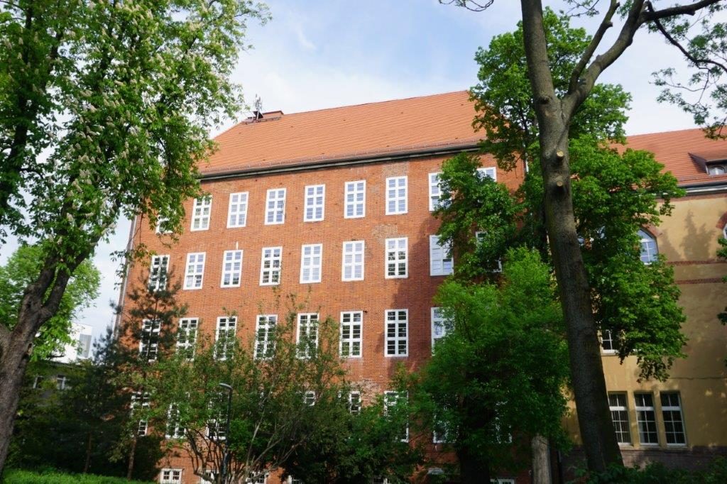 Otfrid Foerster Institut Fur Neurologie, Wroclaw, by Dariusz Lewera (2).jpg